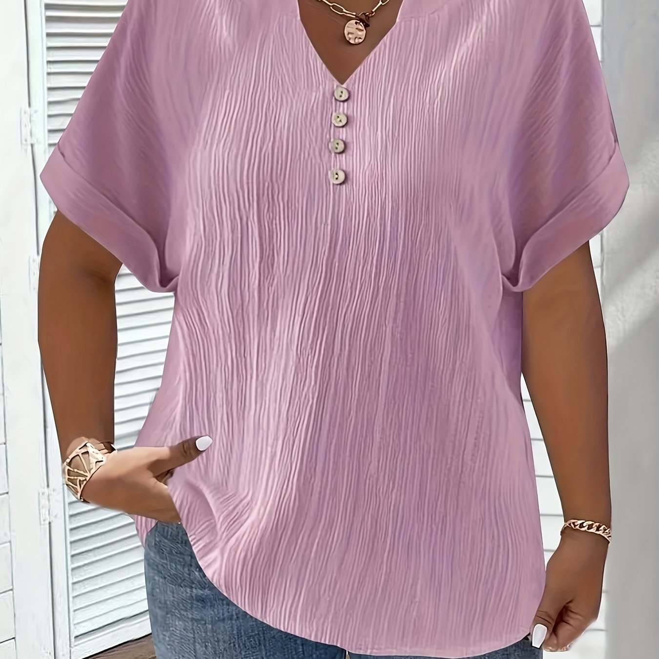 Noiréa – Textured V-Neck Comfort Blouse