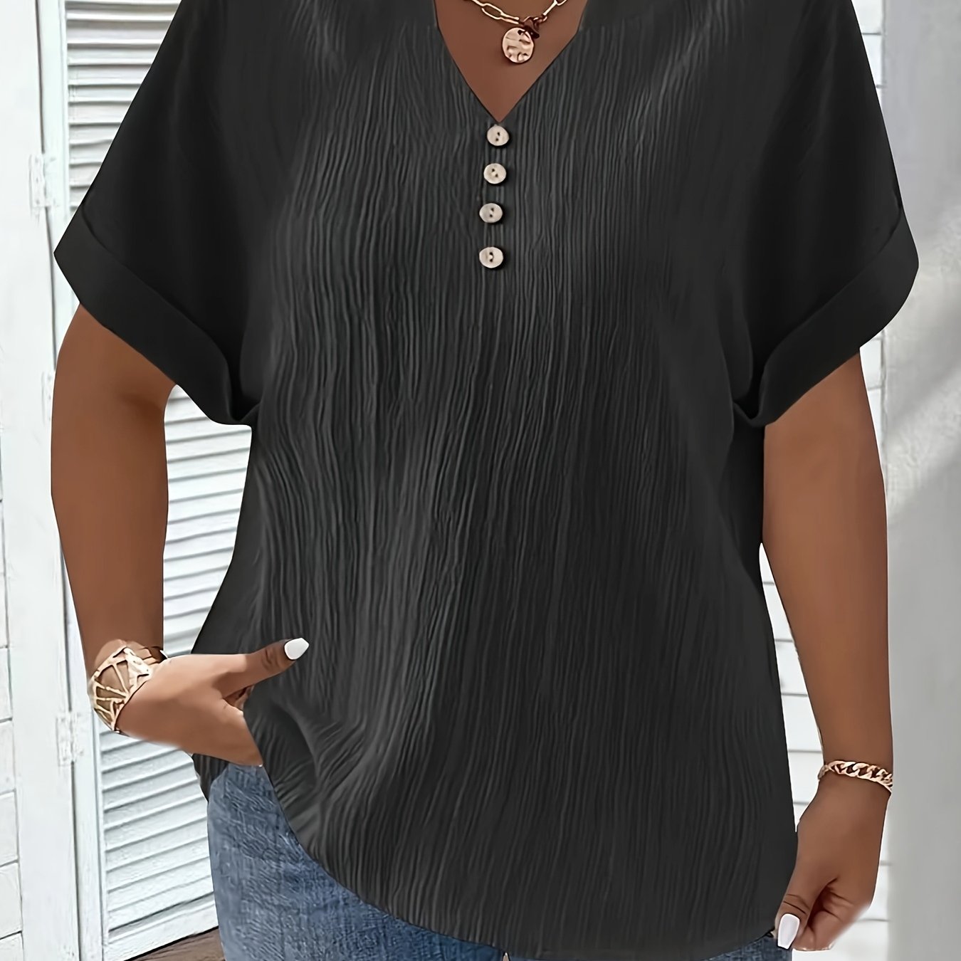 Noiréa – Textured V-Neck Comfort Blouse