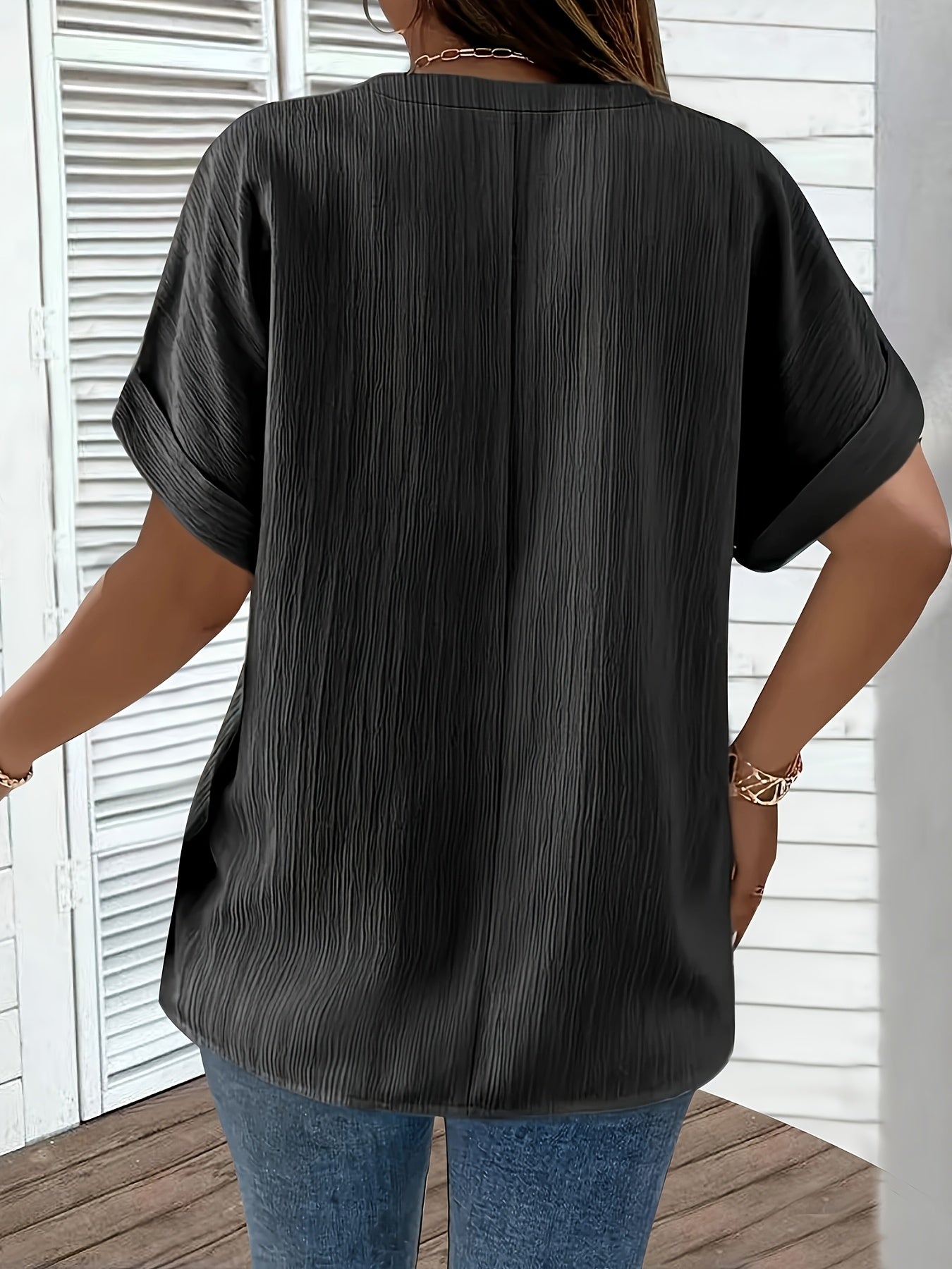 Noiréa – Textured V-Neck Comfort Blouse